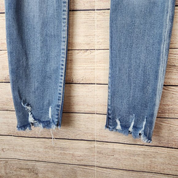 Rewash Women's Jeans Size 3/26 Mid Rise Distressed Medium Wash Jeans - Picture 4 of 11
